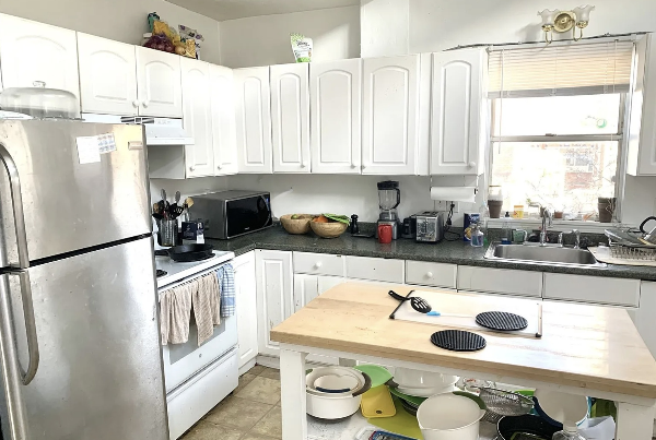 5 bed, 2 bath apartment for rent at 10 Parker Hill Ave Unit 3, Mission Hill — photo 1 of 4