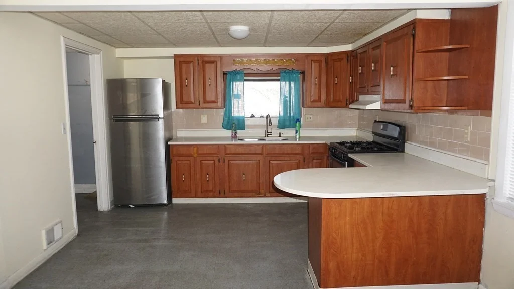 6 bed, 2.5 bath apartment for rent at 10 Parkman St Unit 1, Dorchester — photo 4 of 19