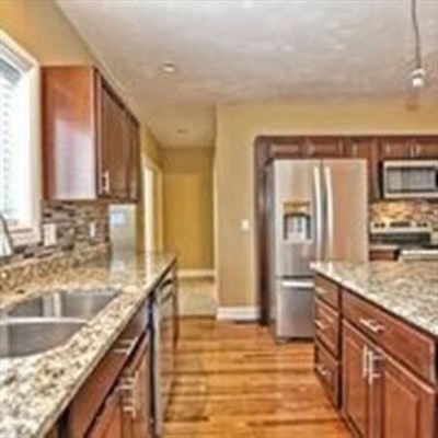 3 bed, 2 bath apartment for rent at 10 Peabody St, Worcester — photo 2 of 16