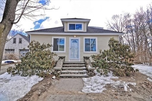 3 bed, 2 bath apartment for rent at 10 Peabody St, Worcester — photo 1 of 16