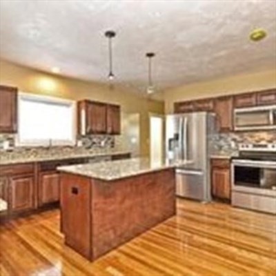 3 bed, 2 bath apartment for rent at 10 Peabody St, Worcester — photo 4 of 16
