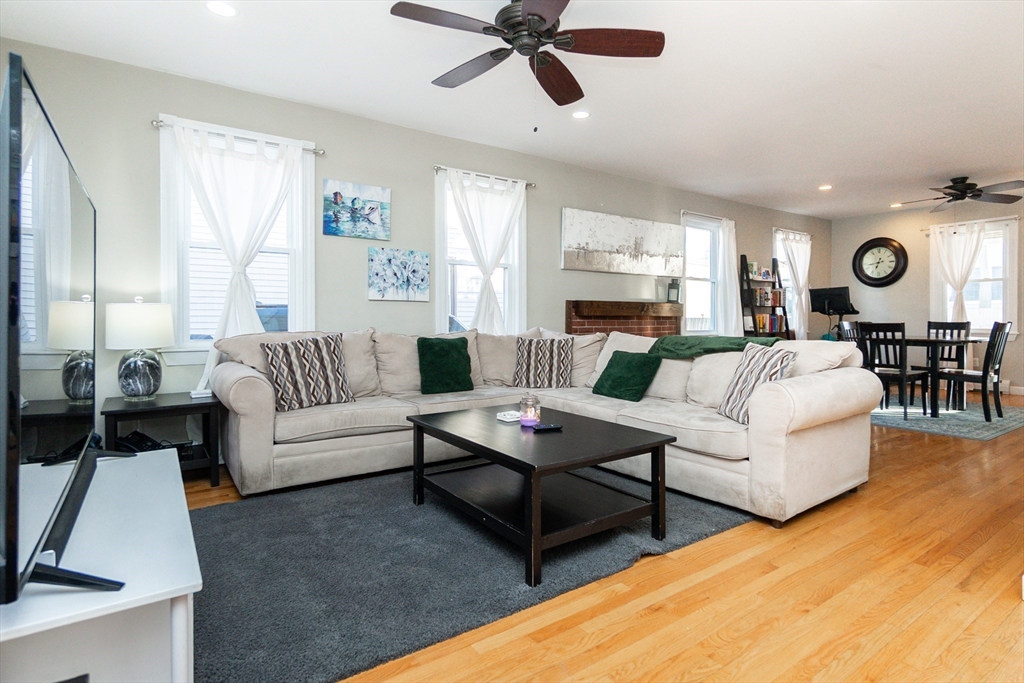 3 bed, 2 bath apartment for rent at 10 Pearl St, Salem — photo 2 of 30