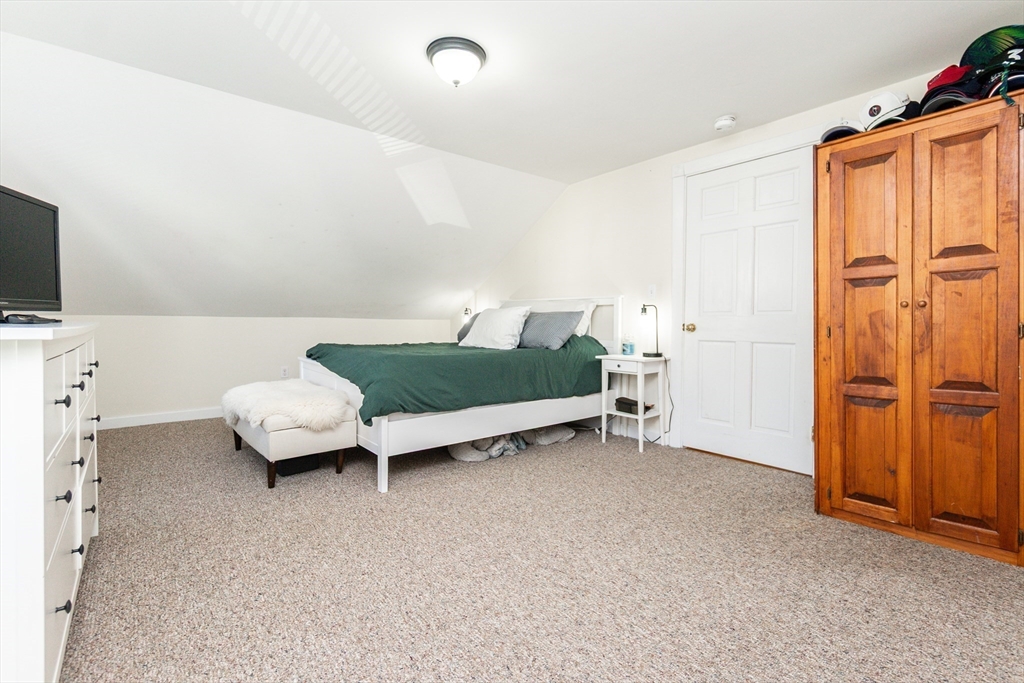 3 bed, 2 bath apartment for rent at 10 Pearl St, Salem — photo 15 of 30
