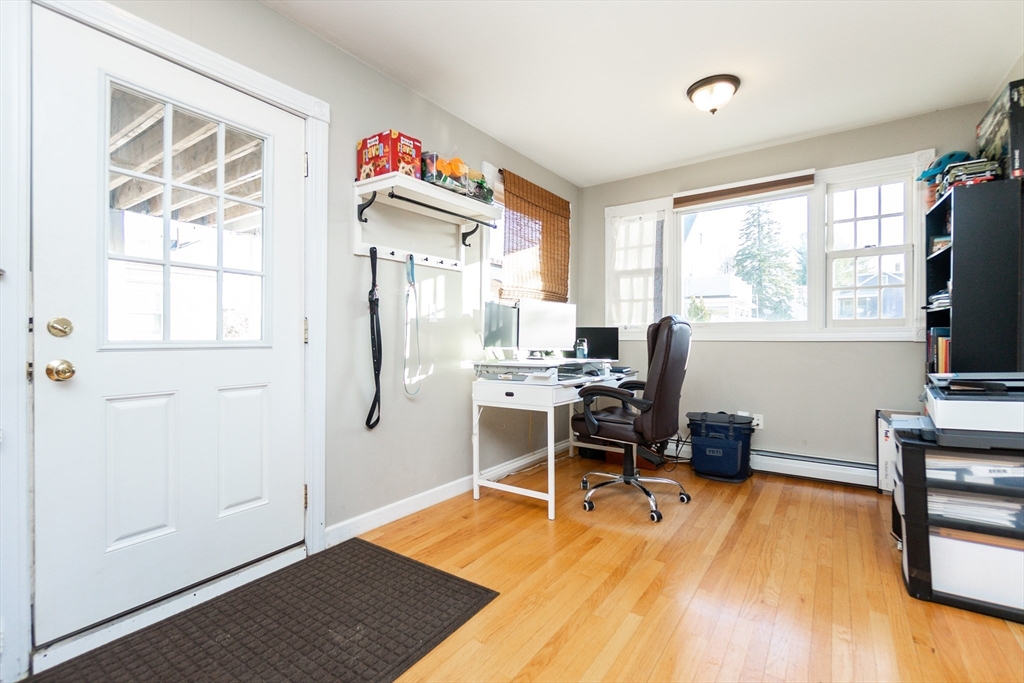 3 bed, 2 bath apartment for rent at 10 Pearl St, Salem — photo 10 of 30