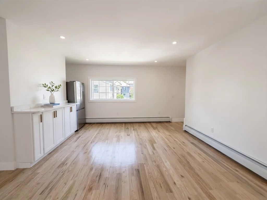 4 bed, 2 bath apartment for rent at 10 Pearl Unit 2, West Everett — photo 8 of 31