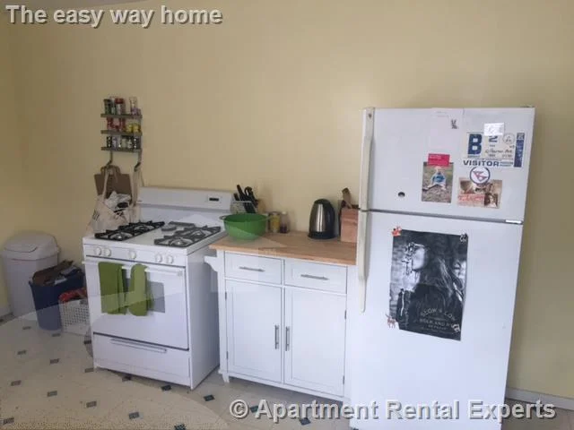 2 bed, 1 bath apartment for rent at 10 Pearson Ave Unit 3, Ball Square — photo 2 of 12