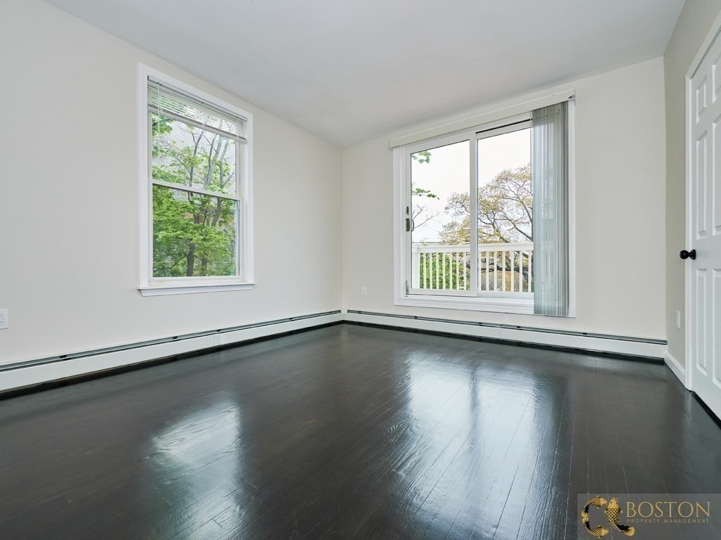 4 bed, 2 bath apartment for rent at 10 Percival St Unit 2, Dorchester — photo 4 of 21