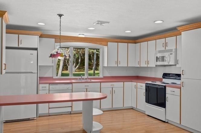 3 bed, 2 bath apartment for rent at 10 Pinegrove Unit 0, Hingham — photo 7 of 24