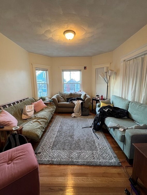 3 bed, 1 bath apartment for rent at 10 Pinkham Rd Unit 1, Medford — photo 7 of 8