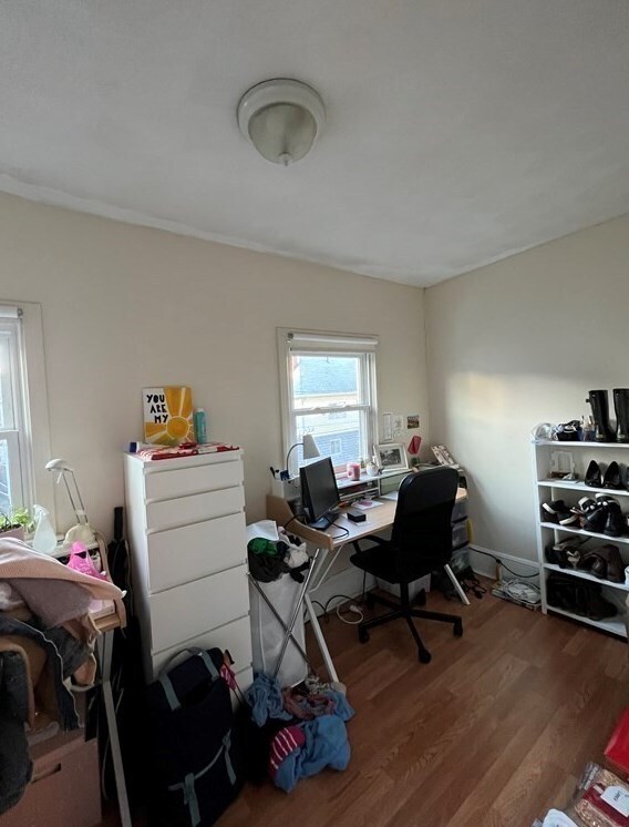 3 bed, 1 bath apartment for rent at 10 Pinkham Rd Unit 1, Medford — photo 6 of 8