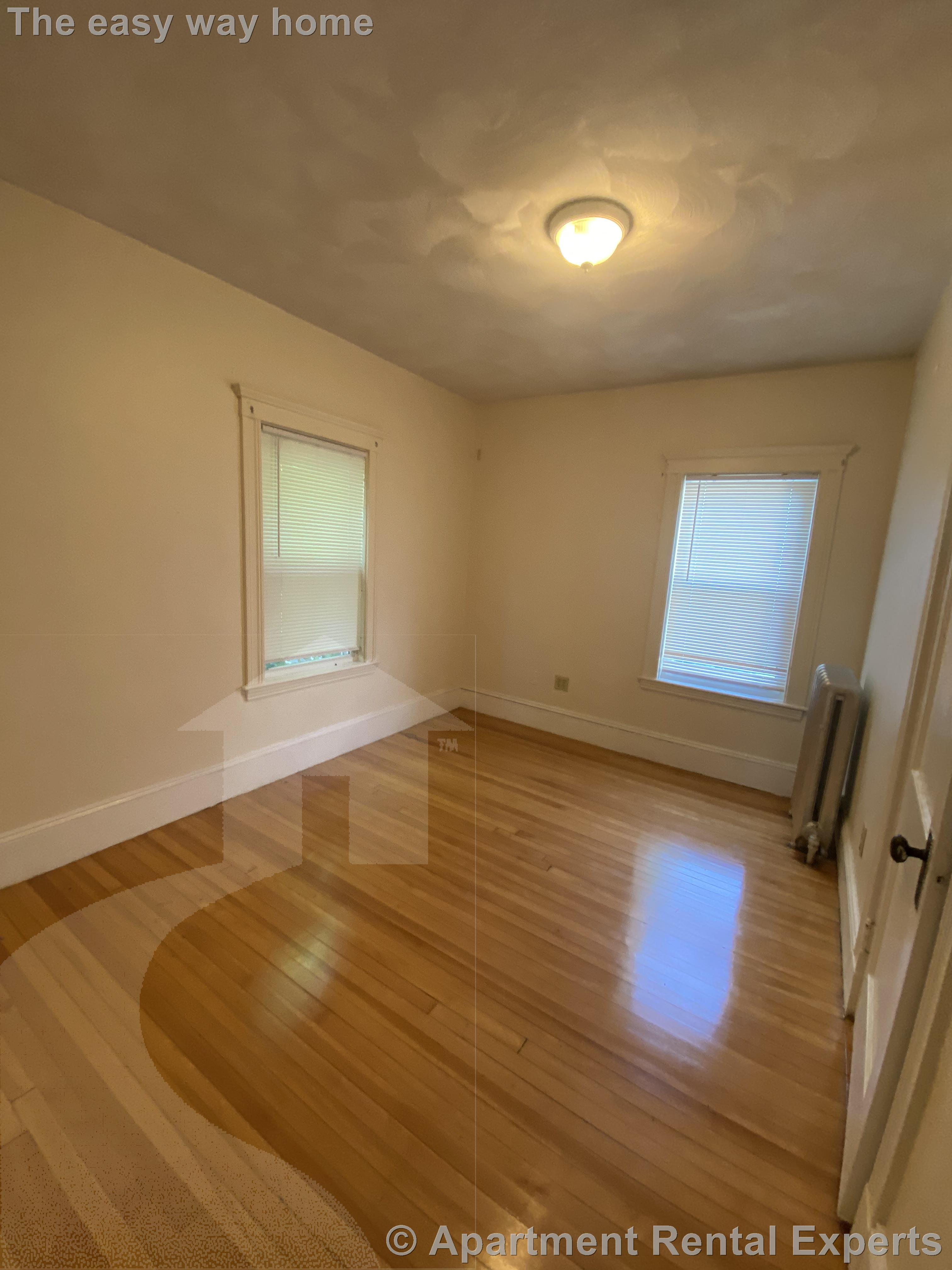 4 bed, 1 bath apartment for rent at 10 Pinkham Rd Unit 2, Tufts — photo 8 of 14