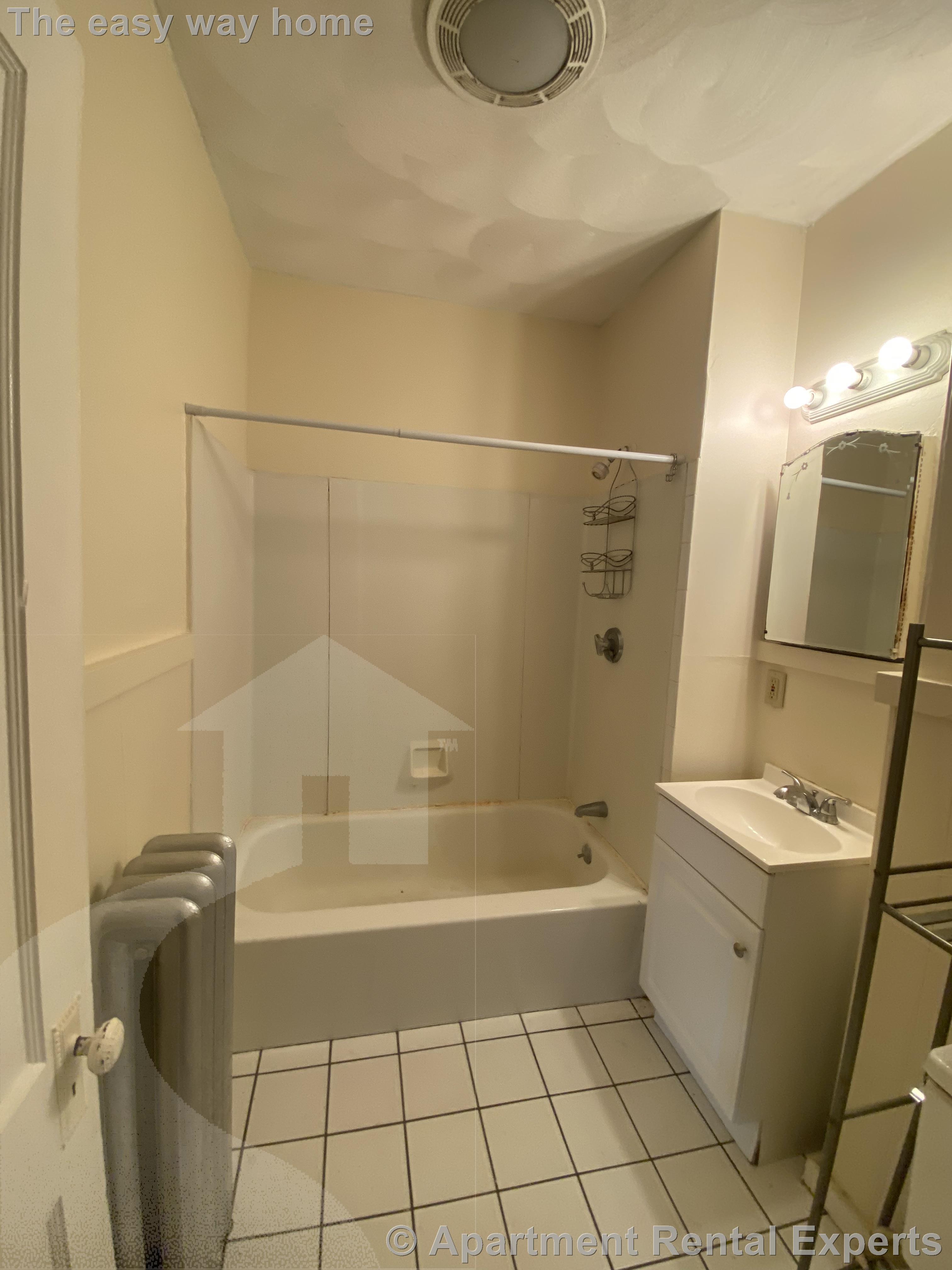 4 bed, 1 bath apartment for rent at 10 Pinkham Rd Unit 2, Tufts — photo 9 of 14