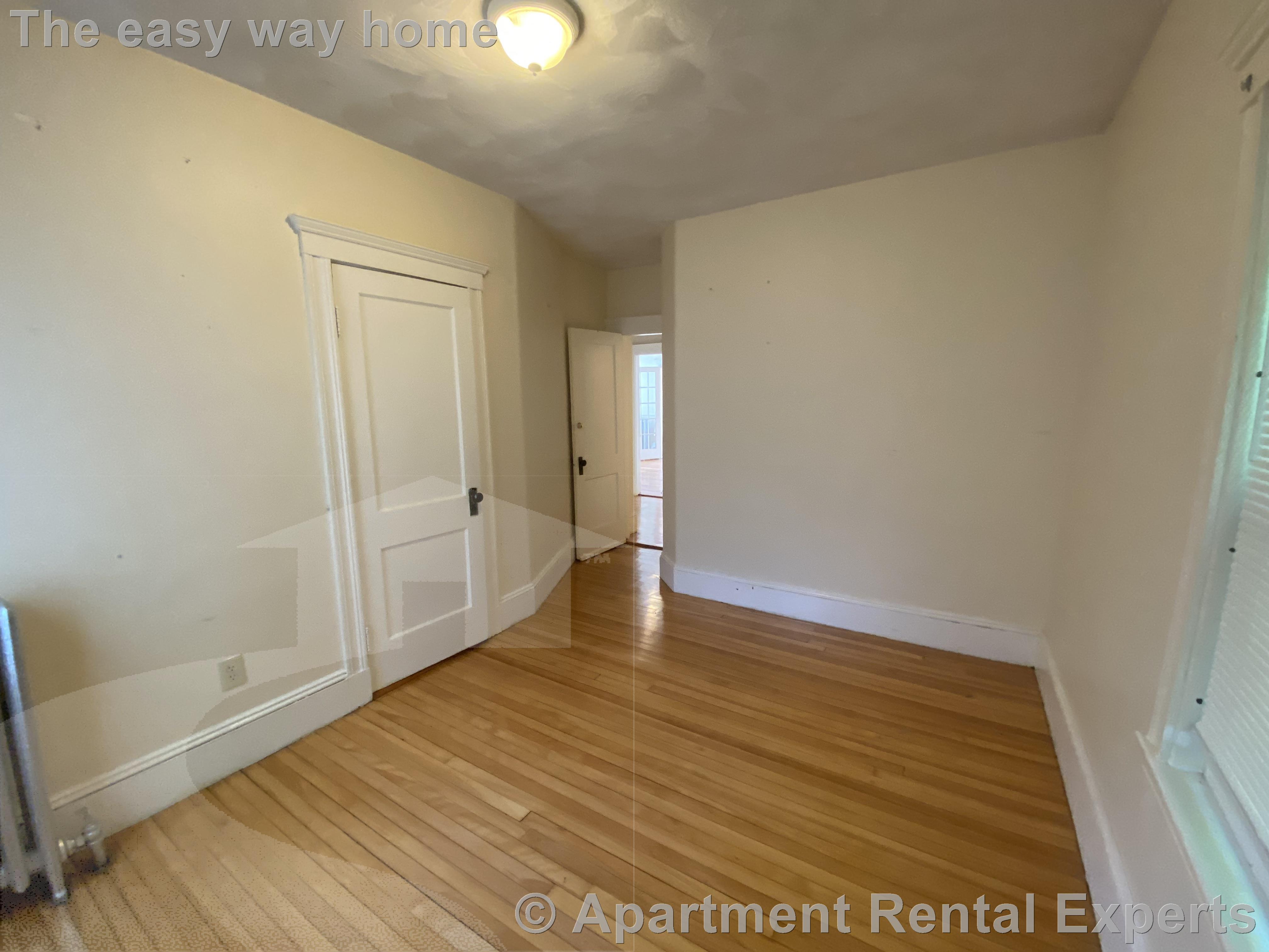 4 bed, 1 bath apartment for rent at 10 Pinkham Rd Unit 2, Tufts — photo 7 of 14