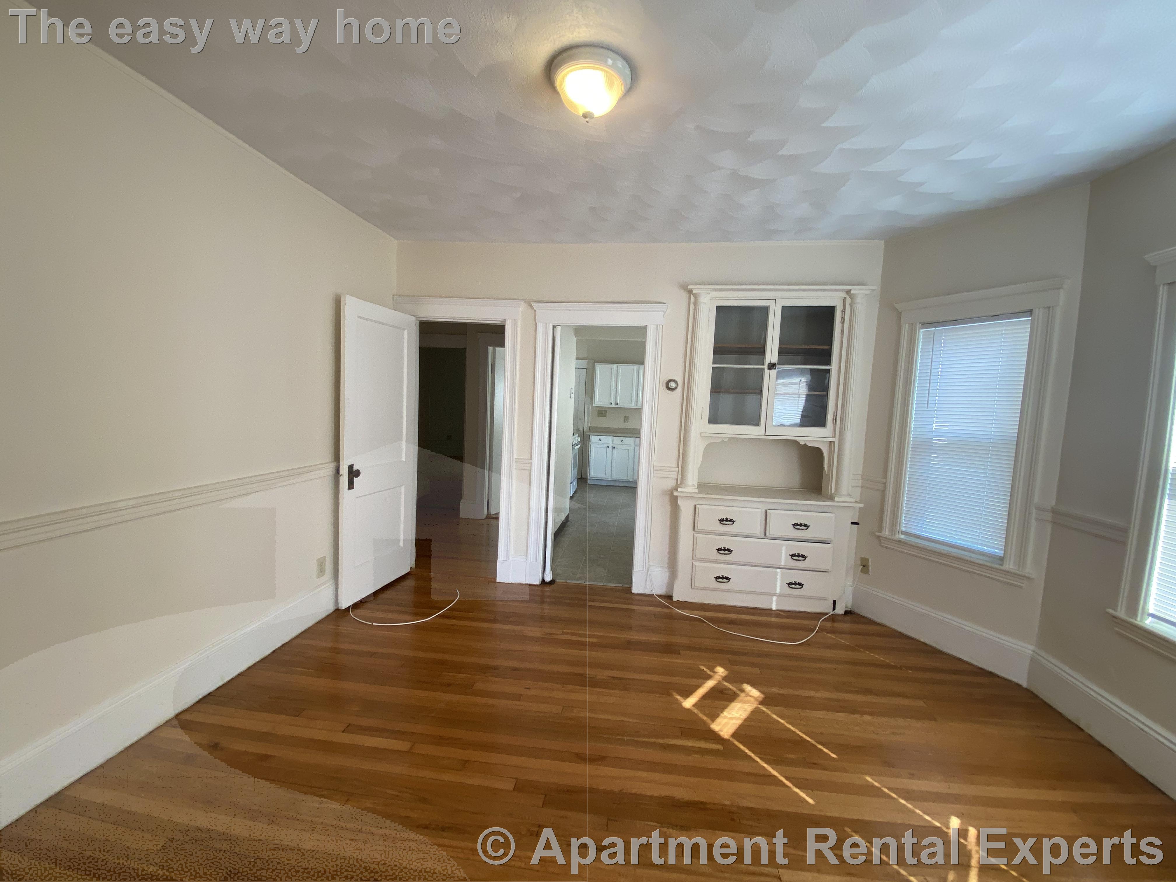 4 bed, 1 bath apartment for rent at 10 Pinkham Rd Unit 2, Tufts — photo 2 of 14