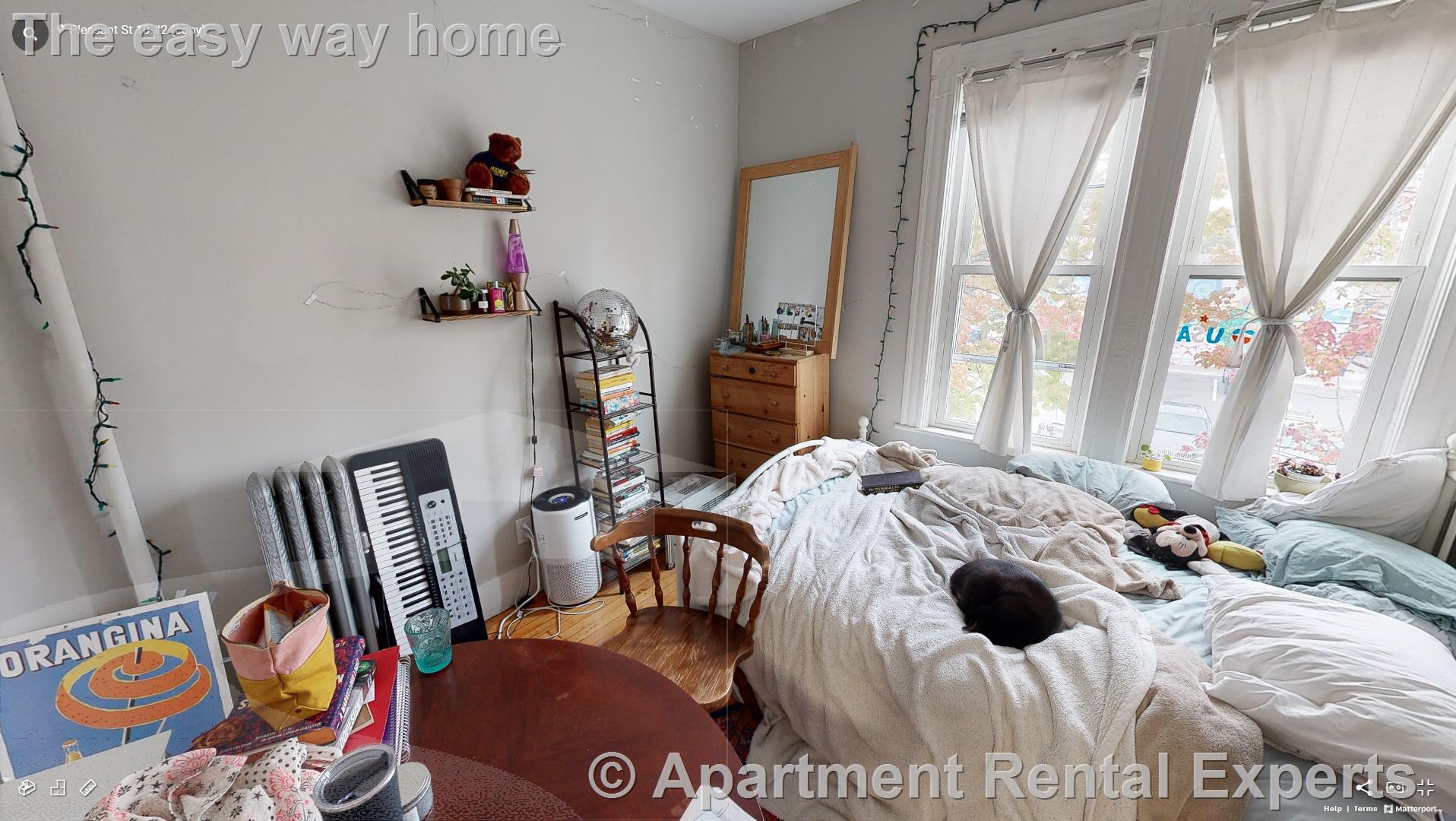 4 bed, 1 bath apartment for rent at 10 Pleasant St Unit 2, Central Square — photo 6 of 11