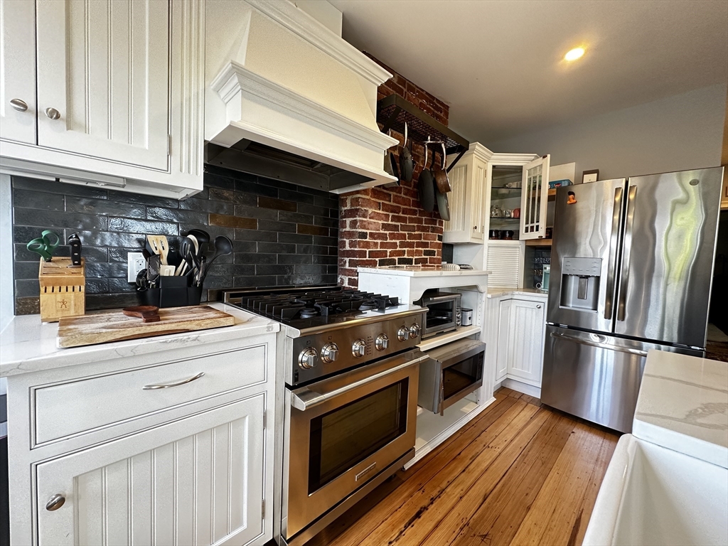 2 bed, 1 bath apartment for rent at 10 Pompeii St Unit 3, Roxbury