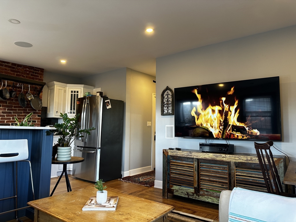 2 bed, 1 bath apartment for rent at 10 Pompeii St Unit 3, Roxbury — photo 9 of 11