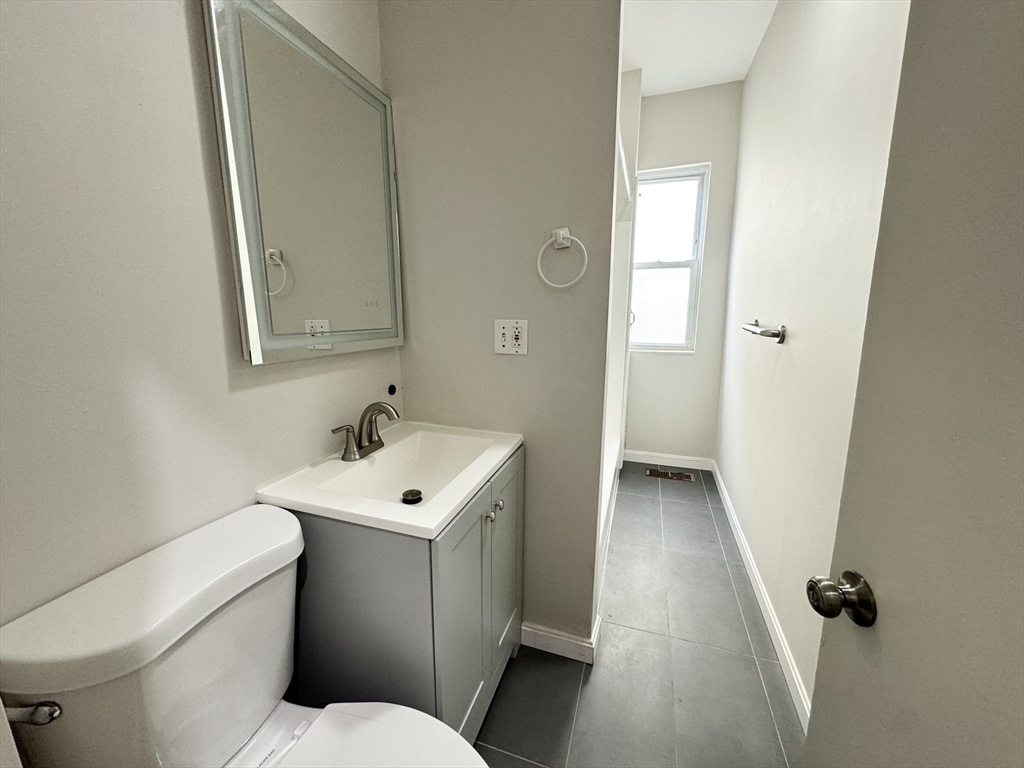 4 bed, 1 bath apartment for rent at 10 Pond Unit 1, Boston — photo 7 of 8