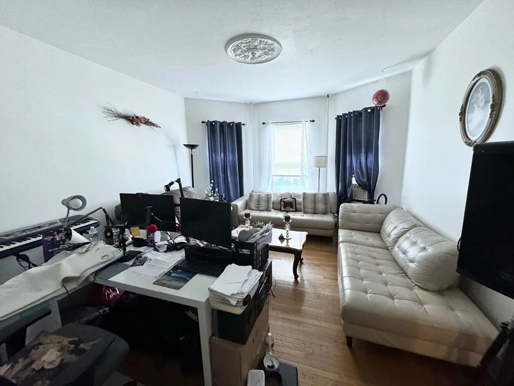 4 bed, 1 bath apartment for rent at 10 Pond Unit 2, Boston — photo 2 of 8