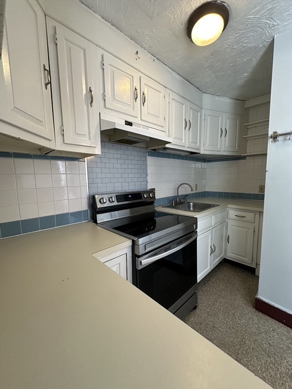 3 bed, 1 bath apartment for rent at 10 Porter St Unit 2, Haverhill — photo 15 of 17
