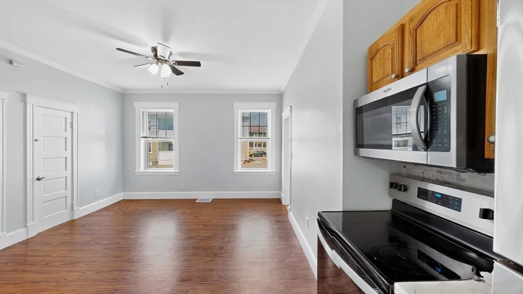 3 bed, 1 bath apartment for rent at 10 Porter Unit 1, Salem — photo 6 of 21
