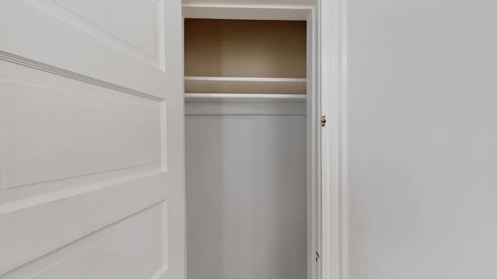 3 bed, 1 bath apartment for rent at 10 Porter Unit 1, Salem — photo 8 of 21