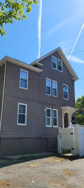 2 bed, 1 bath apartment for rent at 10 Pratt St Unit 1, Salem — photo 23 of 26