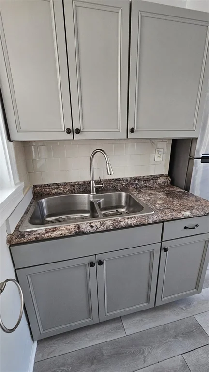 2 bed, 1 bath apartment for rent at 10 Pratt St Unit 1, Salem — photo 4 of 26