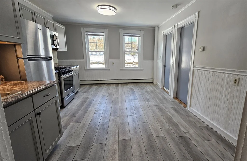 2 bed, 1 bath apartment for rent at 10 Pratt St Unit 1, Salem — photo 6 of 26