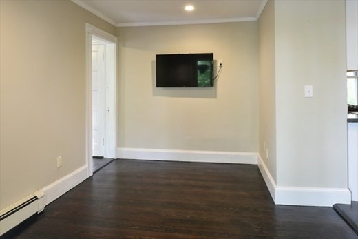 2 bed, 1 bath apartment for rent at 10 Pratt Unit 2, Salem — photo 9 of 13