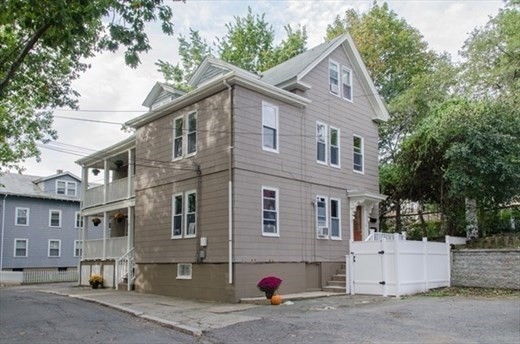 2 bed, 1 bath apartment for rent at 10 Pratt Unit 2, Salem