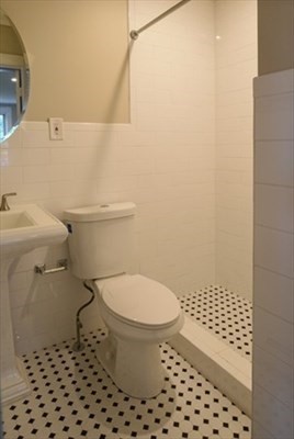 2 bed, 1 bath apartment for rent at 10 Pratt Unit 2, Salem — photo 7 of 13