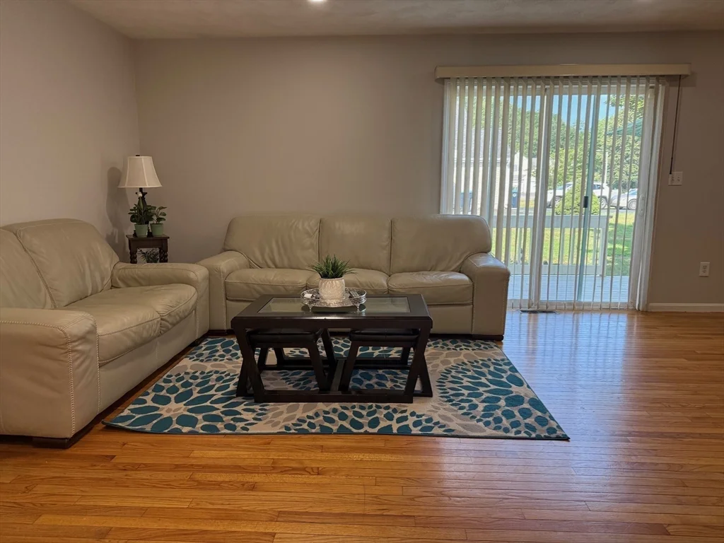 3 bed, 2 bath apartment for rent at 10 Ptarmigan Dr Unit 10, Shrewsbury — photo 6 of 38