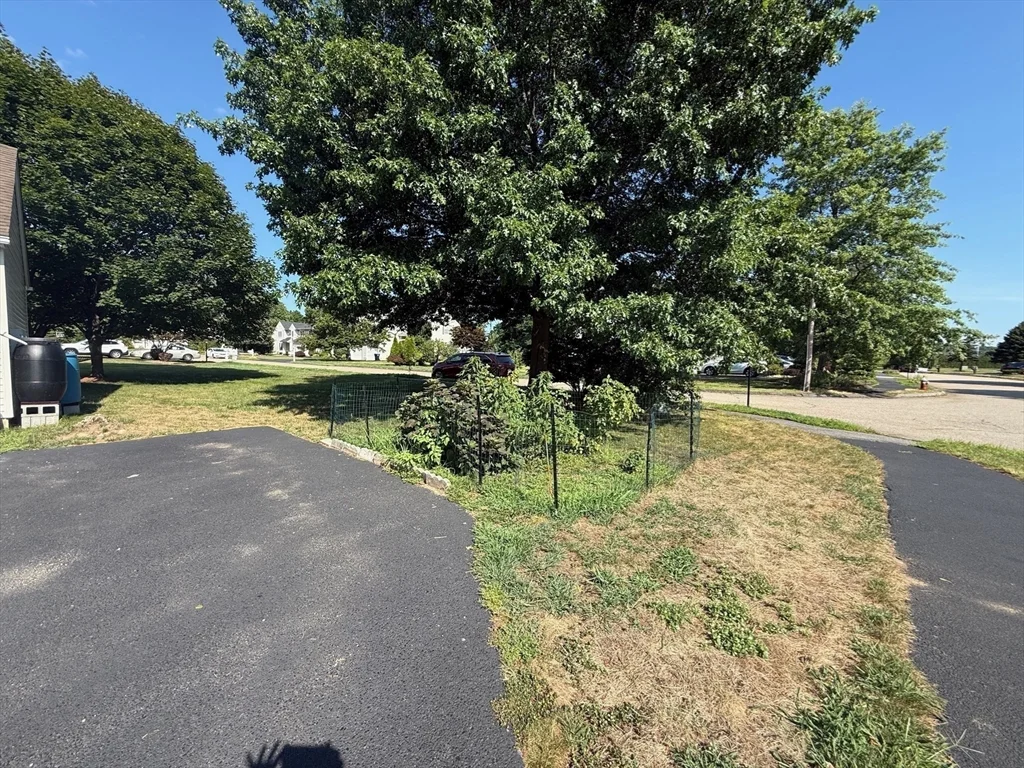 3 bed, 2 bath apartment for rent at 10 Ptarmigan Dr Unit 10, Shrewsbury — photo 38 of 38