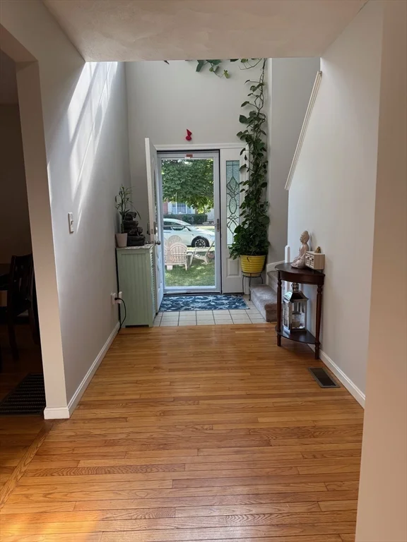 3 bed, 2 bath apartment for rent at 10 Ptarmigan Dr Unit 10, Shrewsbury — photo 5 of 38