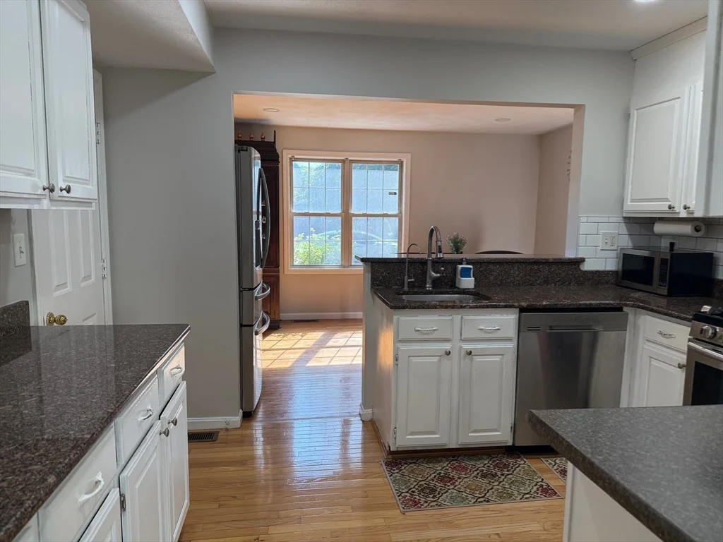 3 bed, 2 bath apartment for rent at 10 Ptarmigan Dr Unit 10, Shrewsbury — photo 10 of 38