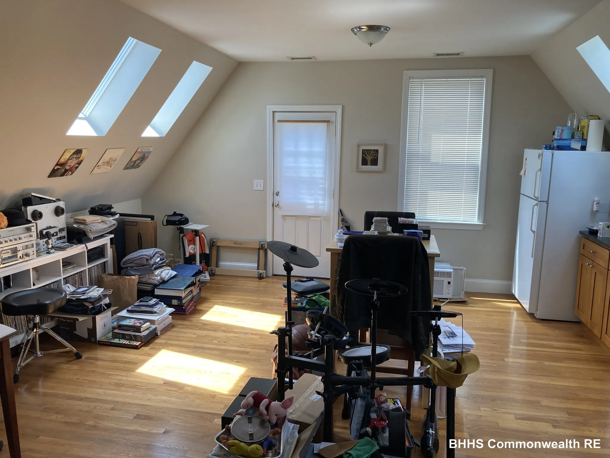 1 bed, 1 bath apartment for rent at 10 Putnam St Unit 3, Prospect Hill — photo 2 of 12