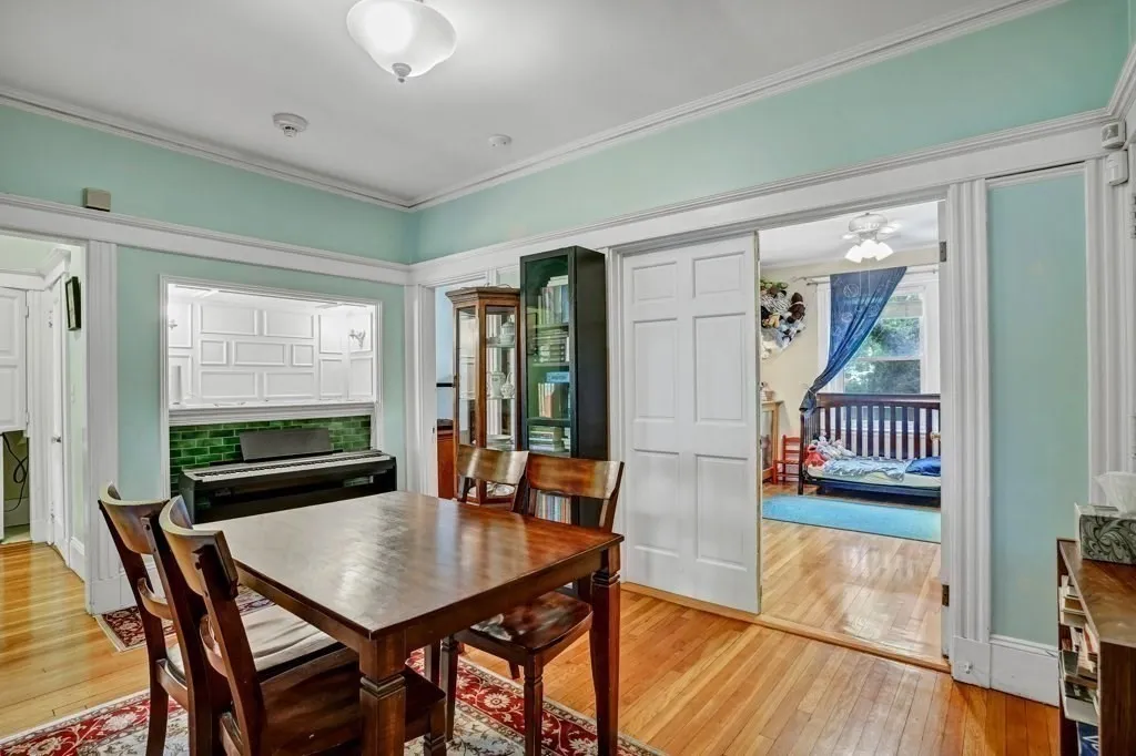 2 split bed, 1 bath apartment for rent at 10 Radcliffe Rd Unit 1, Brighton — photo 5 of 20