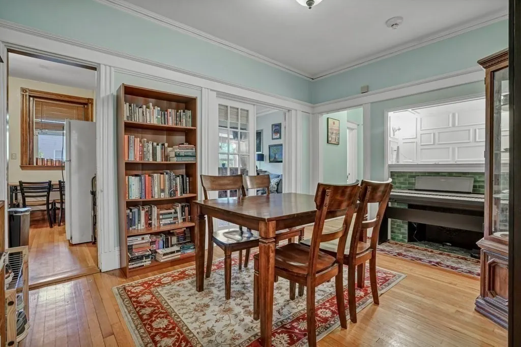 2 split bed, 1 bath apartment for rent at 10 Radcliffe Rd Unit 1, Brighton — photo 4 of 20