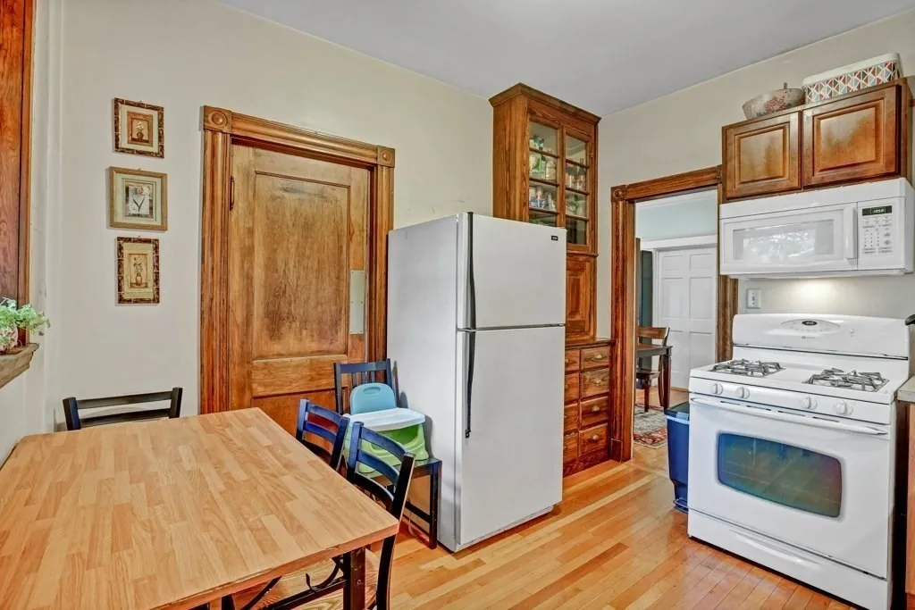 2 split bed, 1 bath apartment for rent at 10 Radcliffe Rd Unit 1, Brighton — photo 16 of 20