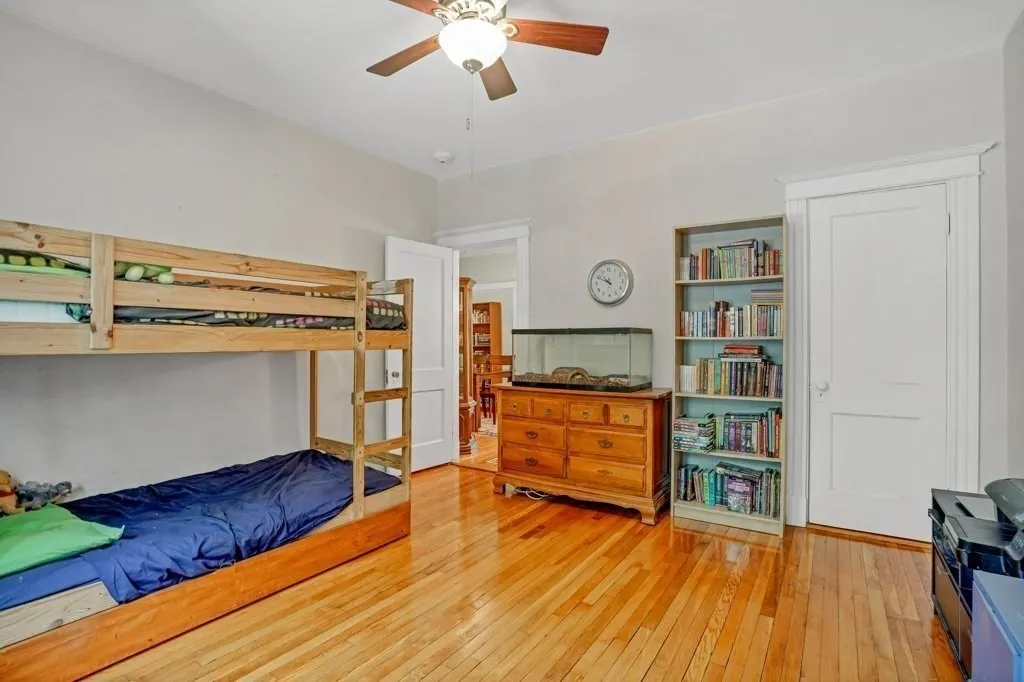 2 split bed, 1 bath apartment for rent at 10 Radcliffe Rd Unit 1, Brighton — photo 8 of 20
