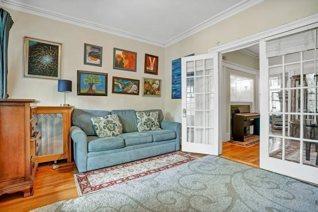 2 split bed, 1 bath apartment for rent at 10 Radcliffe Rd Unit 1, Brighton — photo 3 of 20