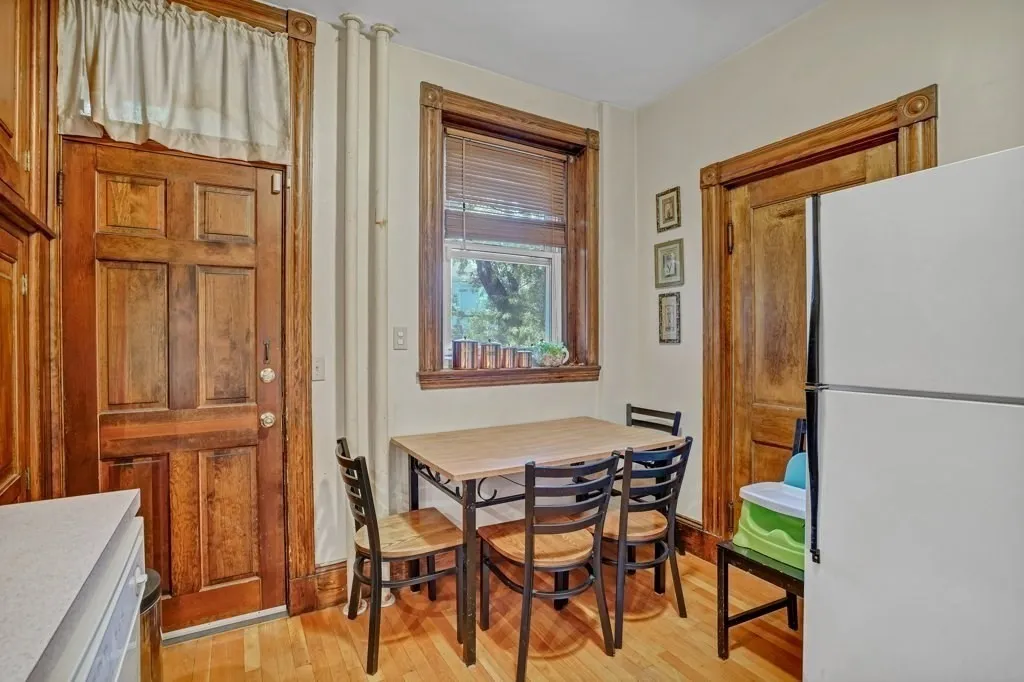 2 split bed, 1 bath apartment for rent at 10 Radcliffe Rd Unit 1, Brighton — photo 11 of 20