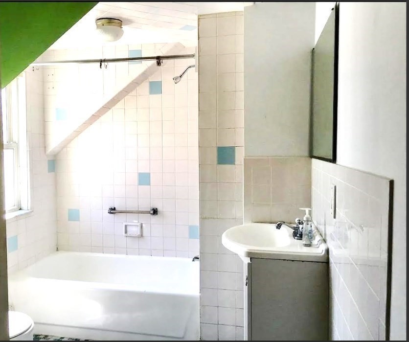 2 bed, 1 bath apartment for rent at 10 Ralph Piteri Ter Unit 0, Watertown — photo 7 of 8