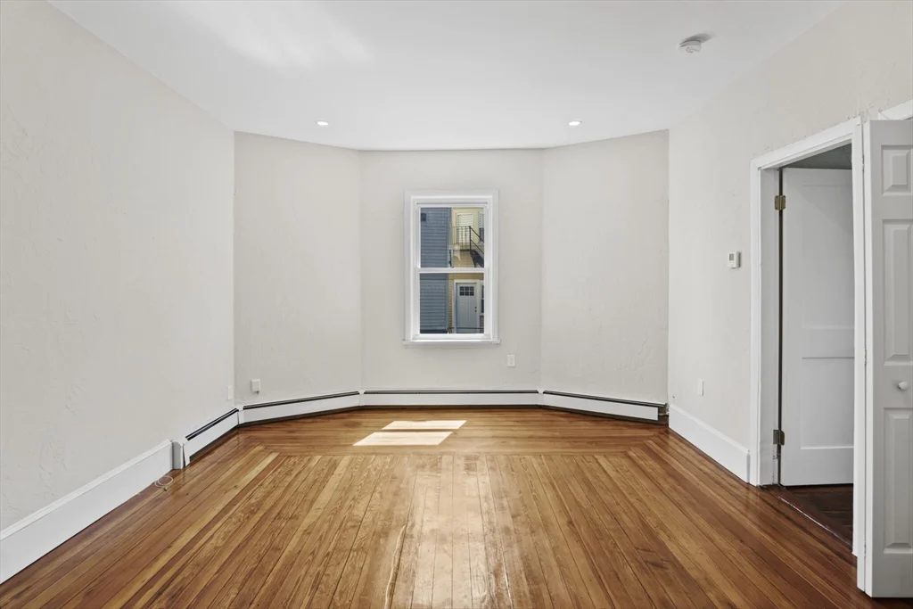 3 bed, 1 bath apartment for rent at 10 Redfield St Unit 2, Dorchester — photo 6 of 10