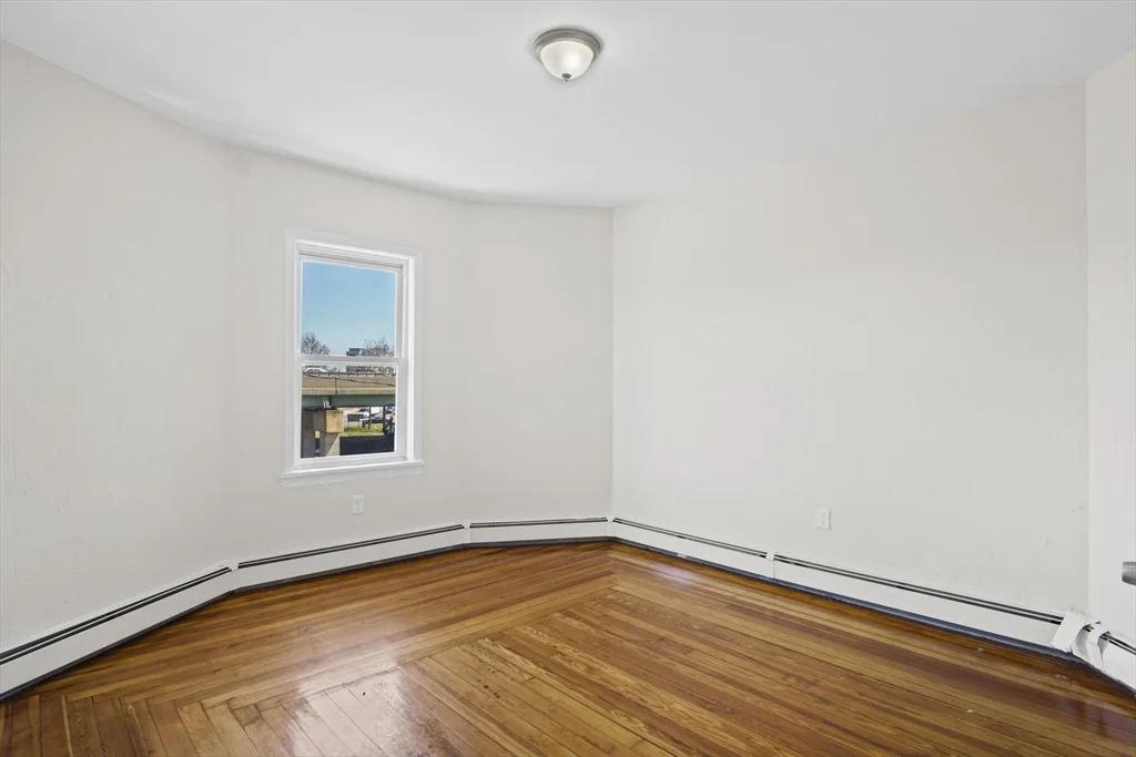 3 bed, 1 bath apartment for rent at 10 Redfield St Unit 2, Dorchester — photo 2 of 10