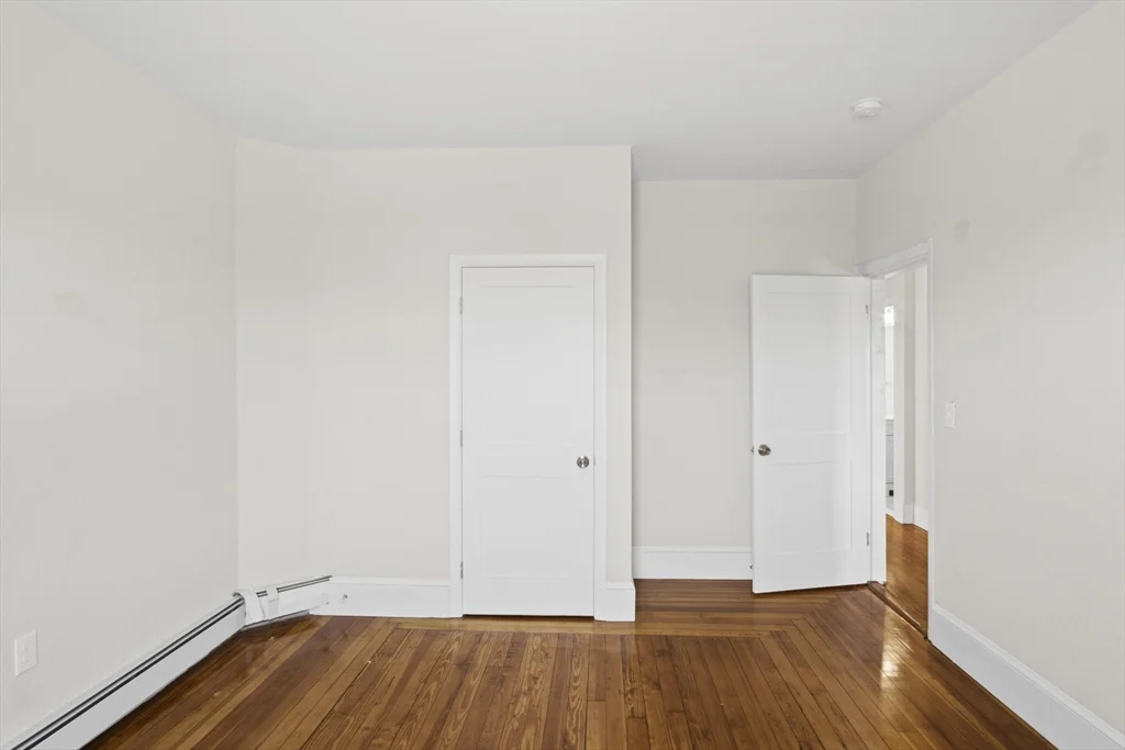 3 bed, 1 bath apartment for rent at 10 Redfield St Unit 2, Dorchester — photo 3 of 10