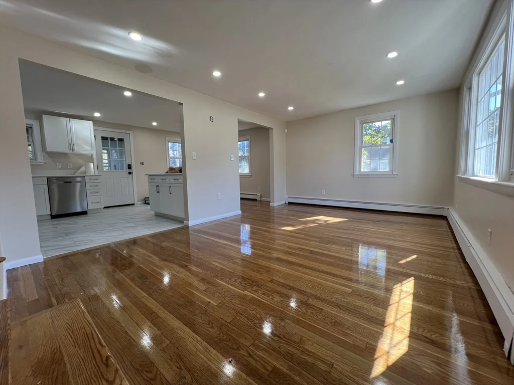 3 bed, 1 bath apartment for rent at 10 Regina Rd Unit B, Randolph — photo 2 of 25