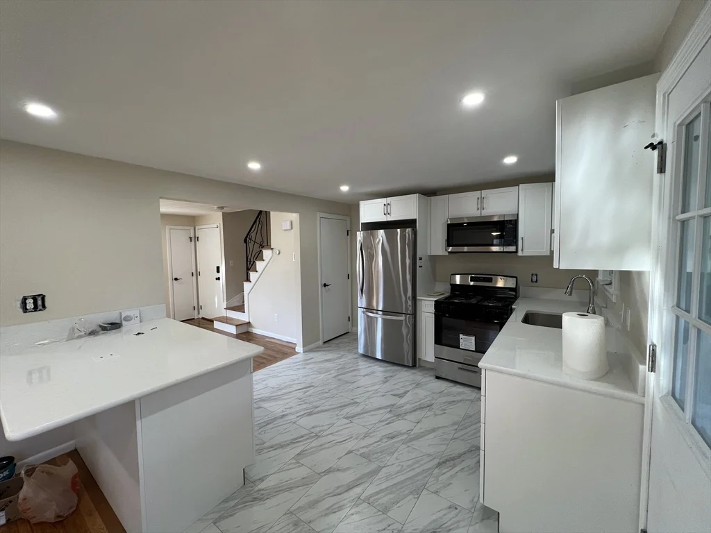 3 bed, 1 bath apartment for rent at 10 Regina Rd Unit B, Randolph — photo 10 of 25