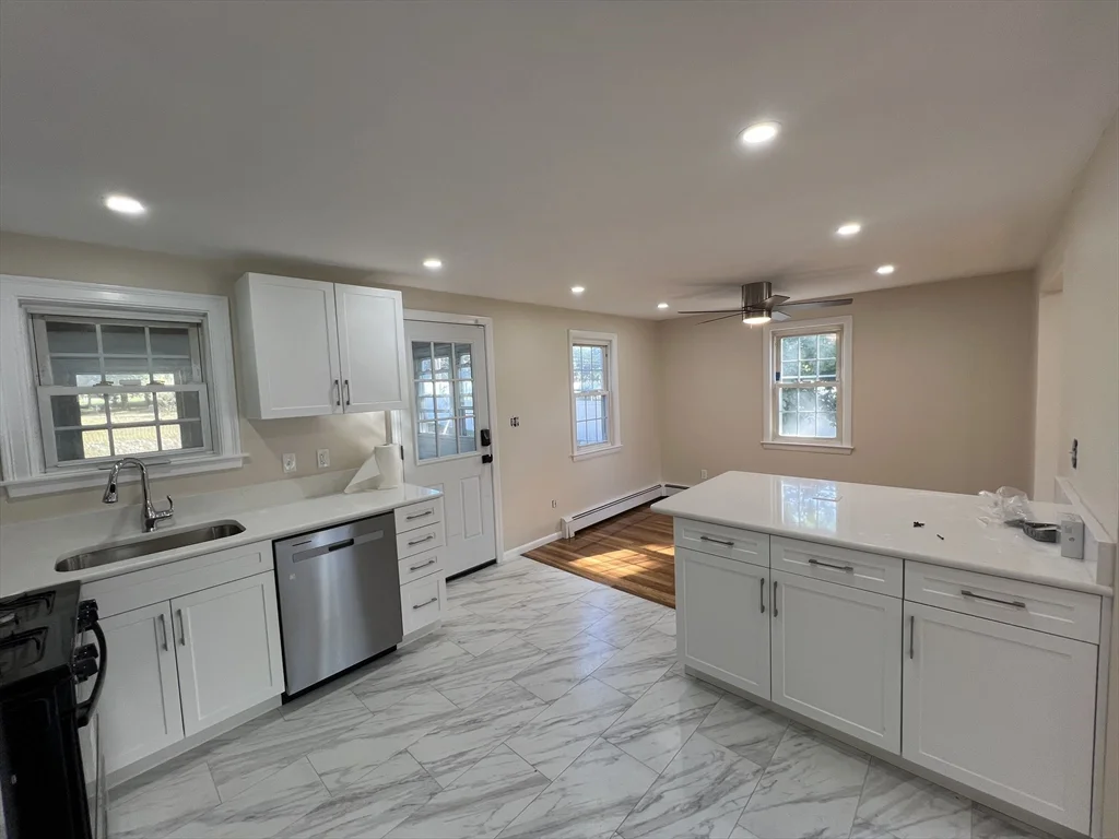 3 bed, 1 bath apartment for rent at 10 Regina Rd Unit B, Randolph — photo 7 of 25